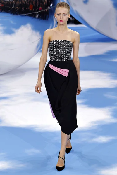Look 45